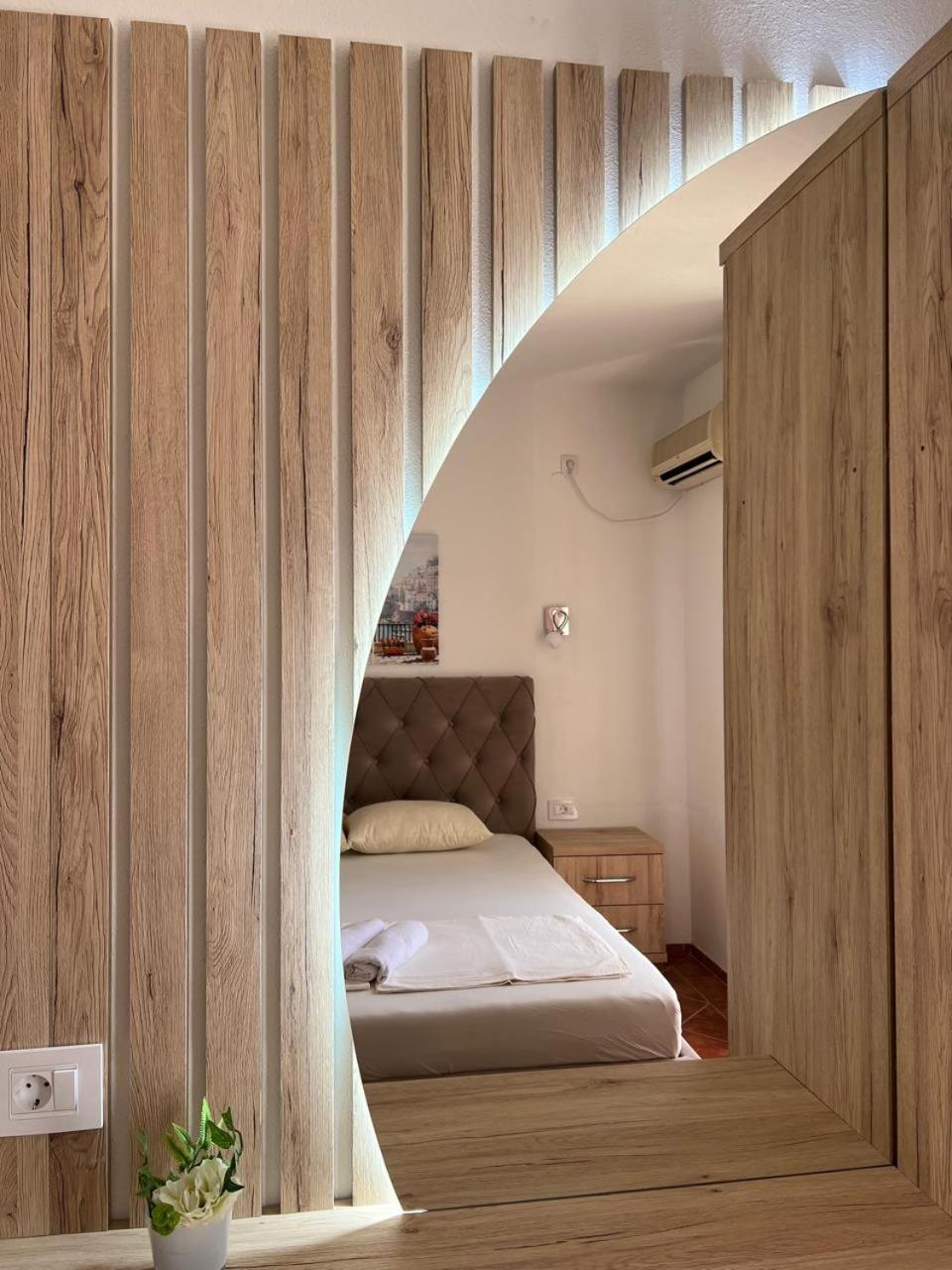 Kontiki Apartments Ulcinj Bagian luar foto